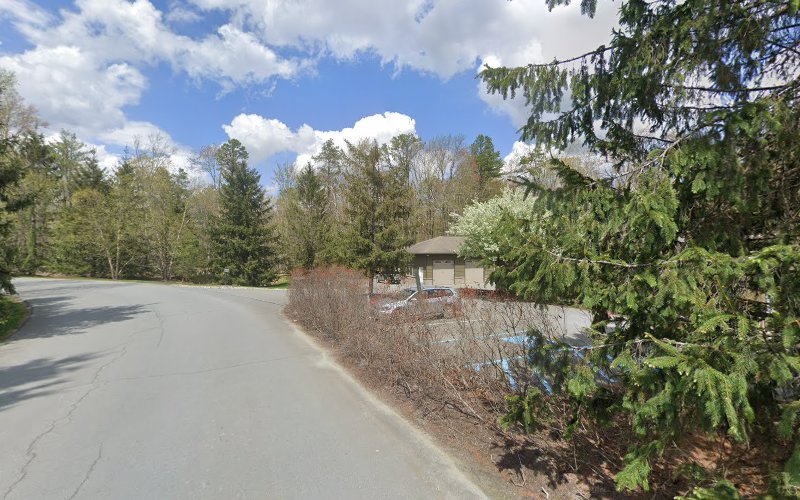 Hatchet Throwing Range (Lodge at Woodloch Guests Only)
